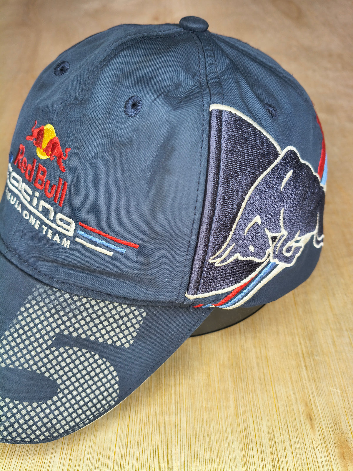 2010 Sebastian Vettel Red Bull racing F1 cap number 5 official