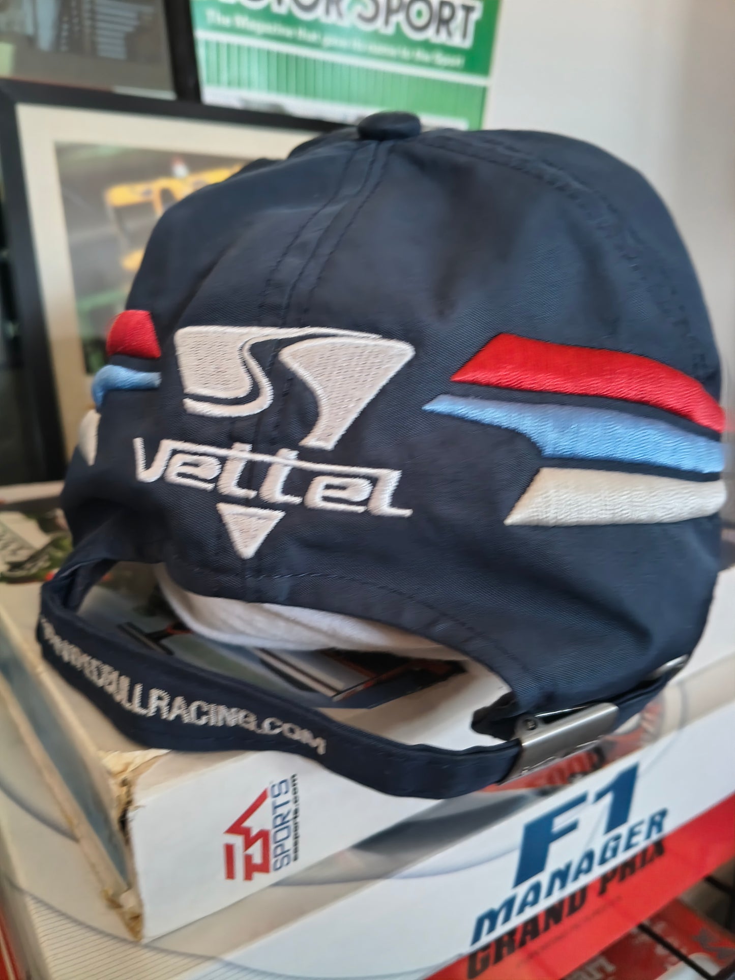 2010 Sebastian Vettel Red Bull racing F1 cap number 5 official