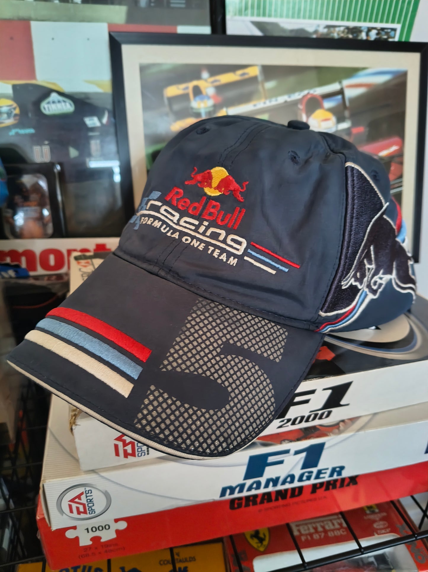 2010 Sebastian Vettel Red Bull racing F1 cap number 5 official